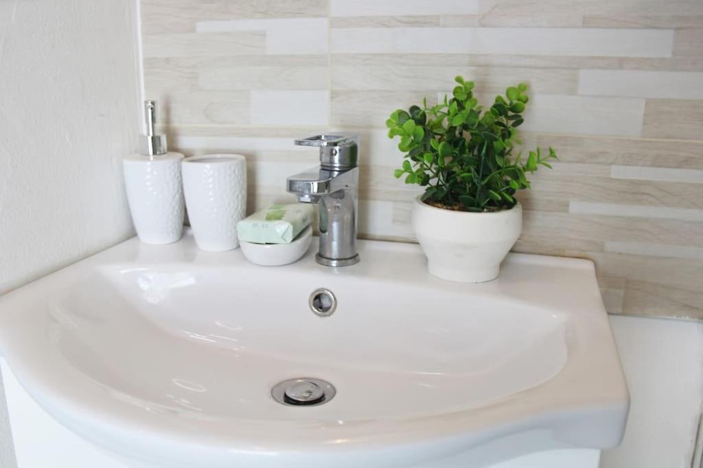 Appartement Casa Romeo Vinitaly - Free Parking - Wifi à Vérone Extérieur photo